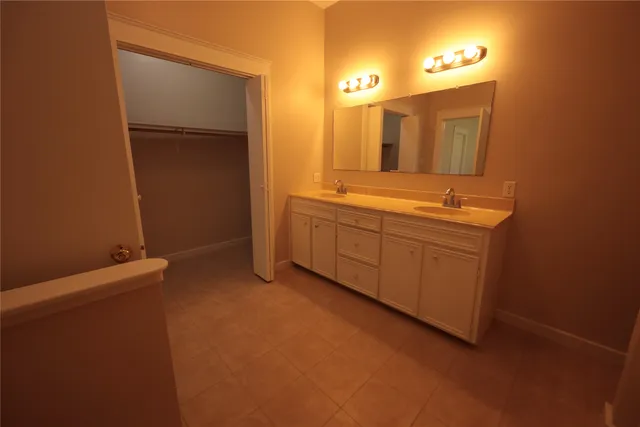 $2,050 | 3289 County Road 158, Boling, TX 77420