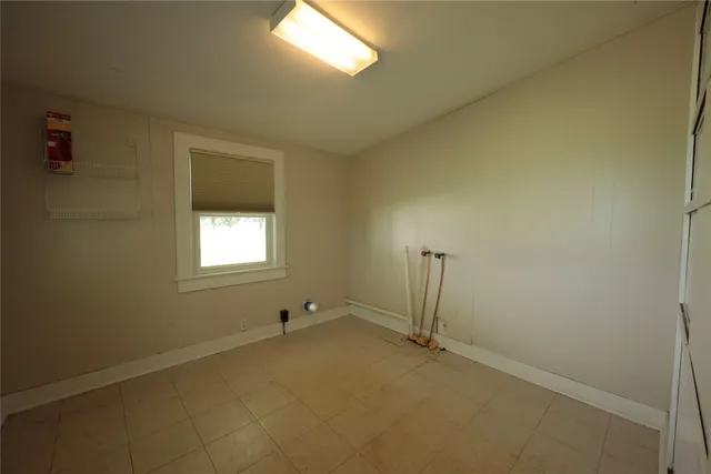 $2,050 | 3289 County Road 158, Boling, TX 77420