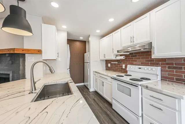 $115,000 | 1500 Bay Area Boulevard, Unit 294, Houston, TX 77058