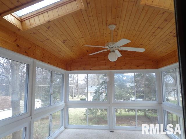 2007 Middle Road Bettendorf, IA 52722 - Photo 13 of 23 Gallery Image 13