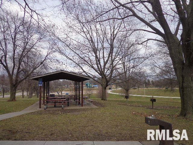 2007 Middle Road Bettendorf, IA 52722 - Photo 20 of 23 Gallery Image 20
