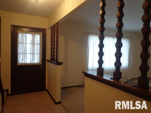 2007 Middle Road Bettendorf, IA 52722 - Photo 2 of 23 Gallery Image 2