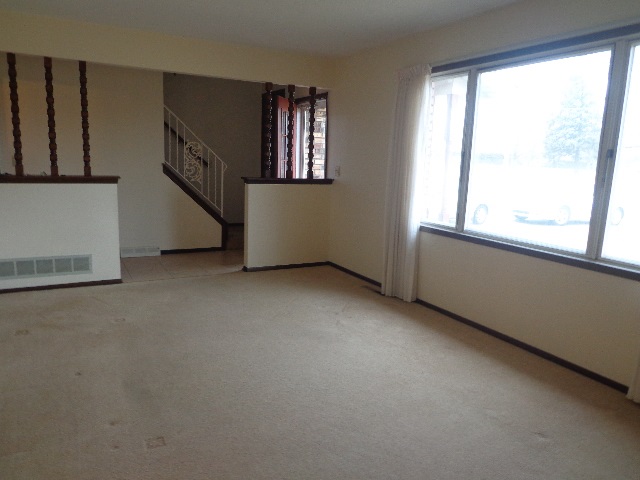 2007 Middle Road Bettendorf, IA 52722 - Photo 3 of 23 Gallery Image 3