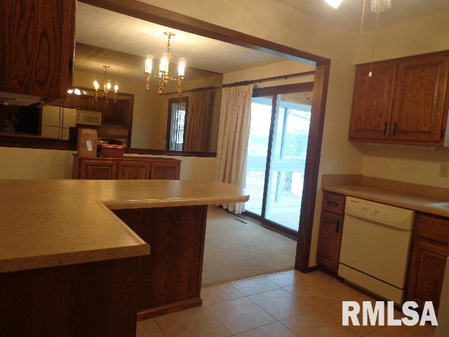 2007 Middle Road Bettendorf, IA 52722 - Photo 7 of 23 Gallery Image 7