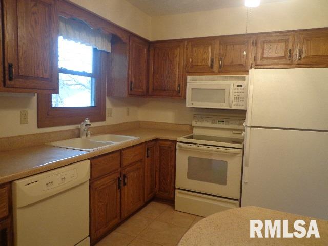 2007 Middle Road Bettendorf, IA 52722 - Photo 8 of 23 Gallery Image 8