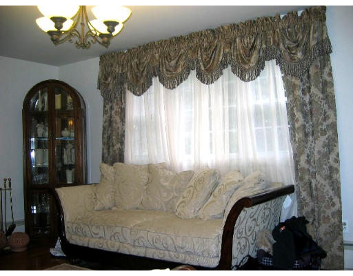 32 Corcoran Road Burlington, MA 01803 - Photo 4 of 5 Gallery Image 4