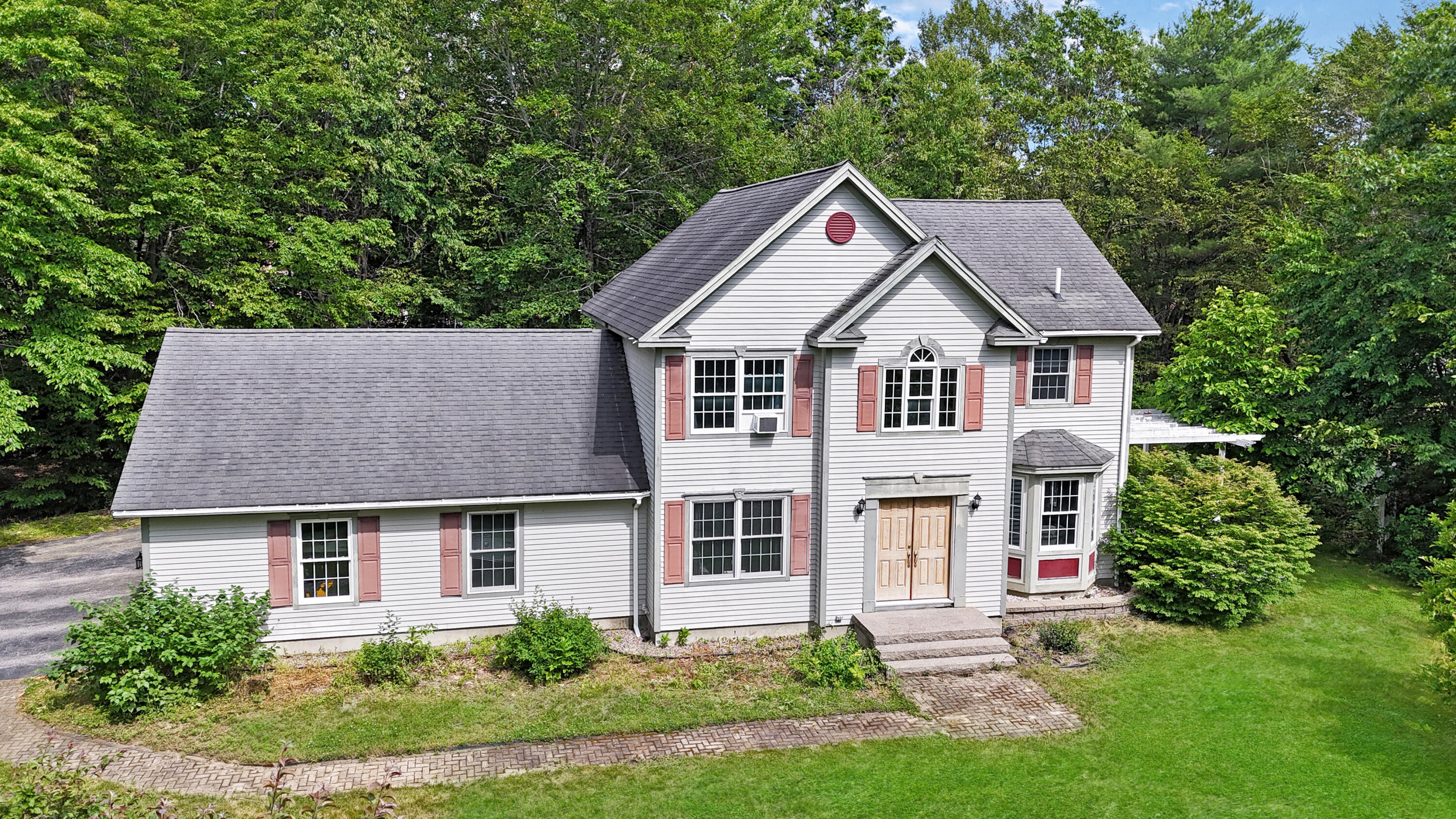 17 Canterbury Court Springvale, ME 04083 - Photo 1 of 13 Front View