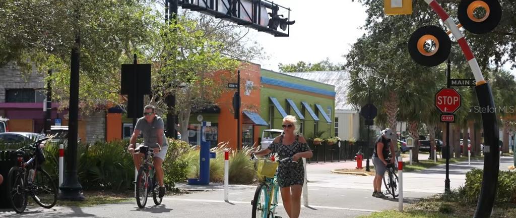 1874 Havenly Ridge Palm Harbor, FL 34683 - Photo 28 of 28 a view of street with sitting area
