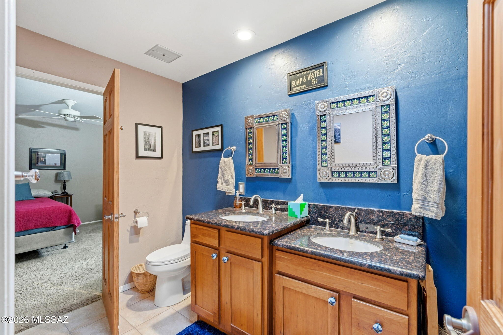 4641 North Rockcliff Road Tucson, AZ 85750 - Photo 32 of 48 Guest Bath with two doors, one from the hallway and one to guest bedroom
