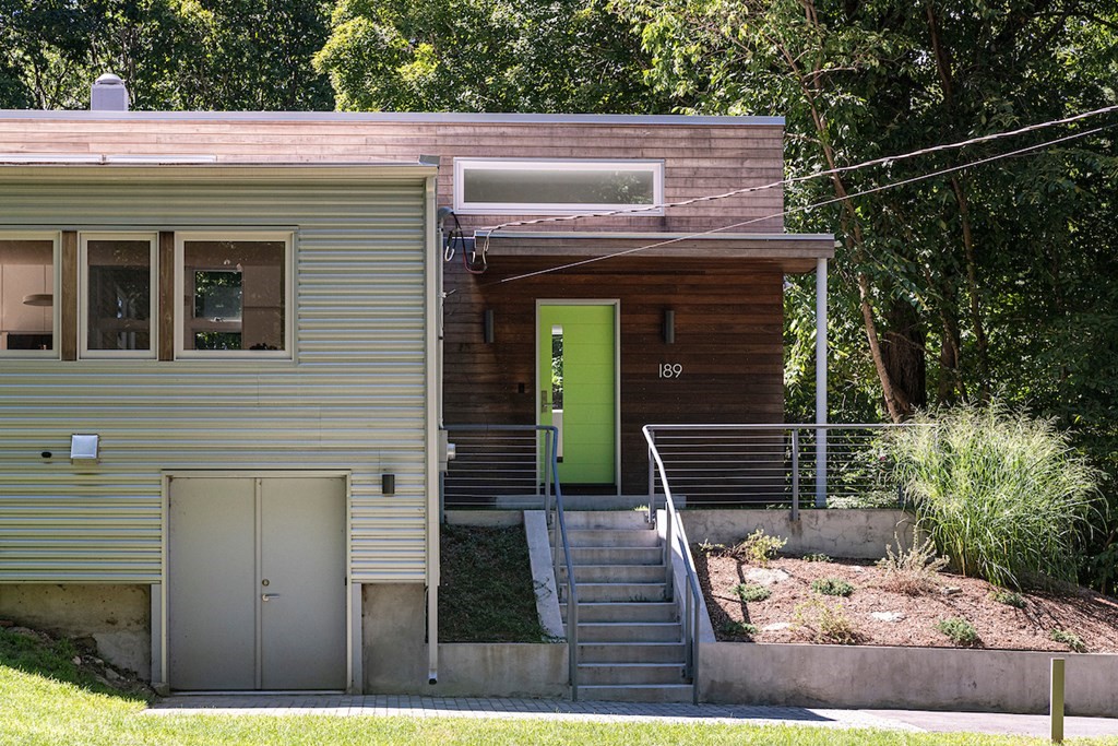 189 Plain Road Wayland, MA 01778 - Photo 3 of 30 Gallery Image 3
