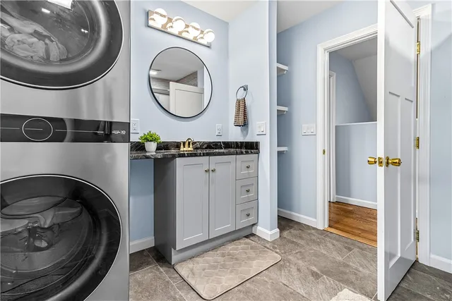 $560,000 | 7 Jill Court, East Providence, RI 02915