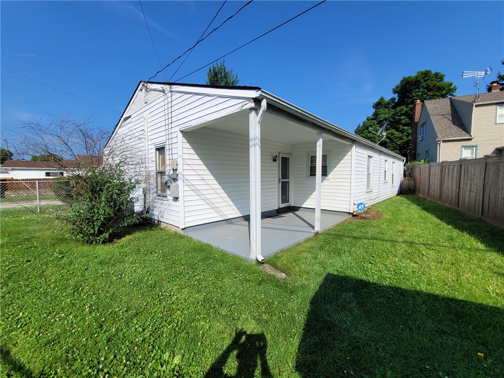 2402 John Glenn Road Dayton, OH 45420 - Photo 3 of 11