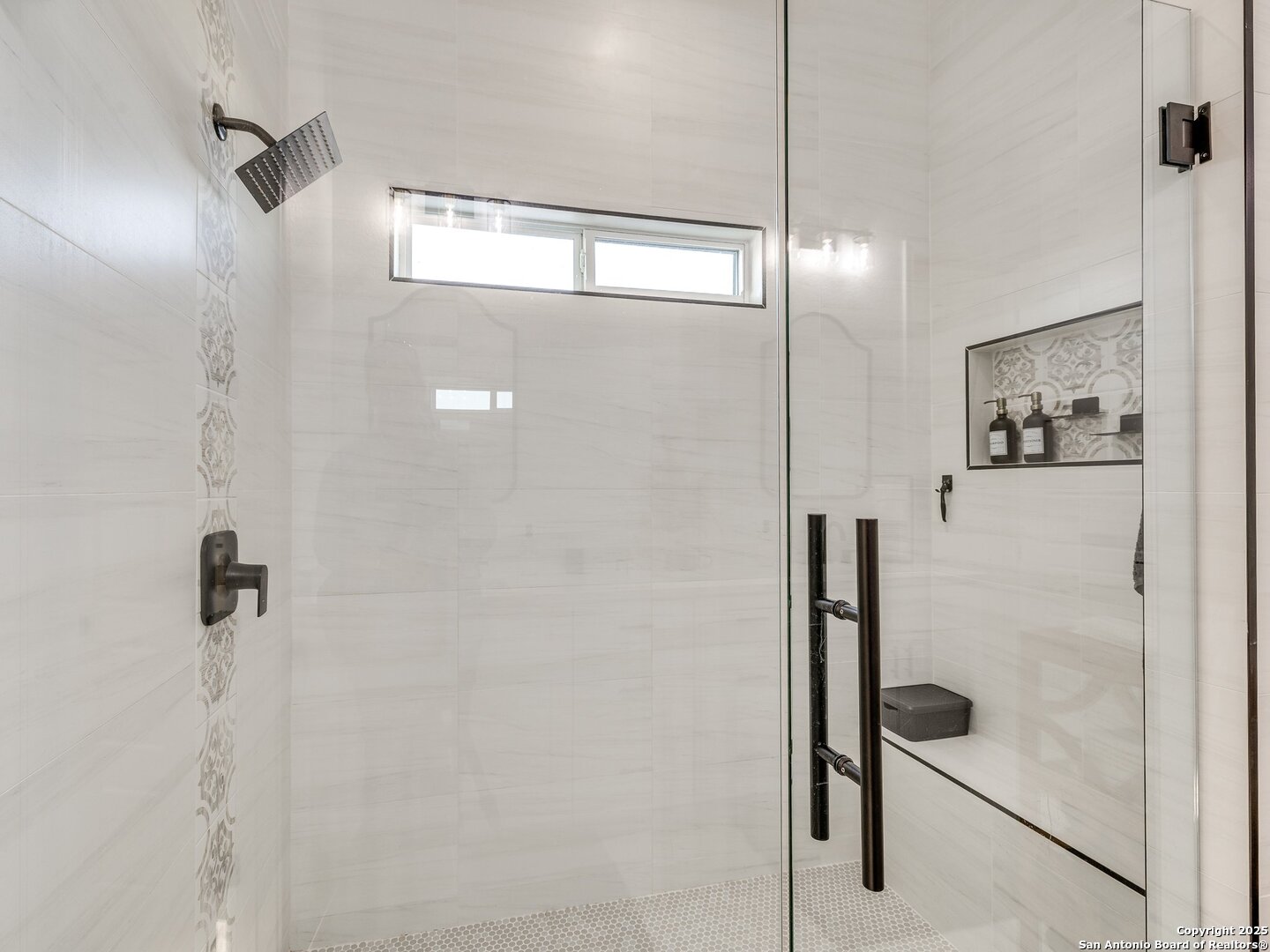 218 Edgewood Circle Bandera, TX 78003 - Photo 23 of 43