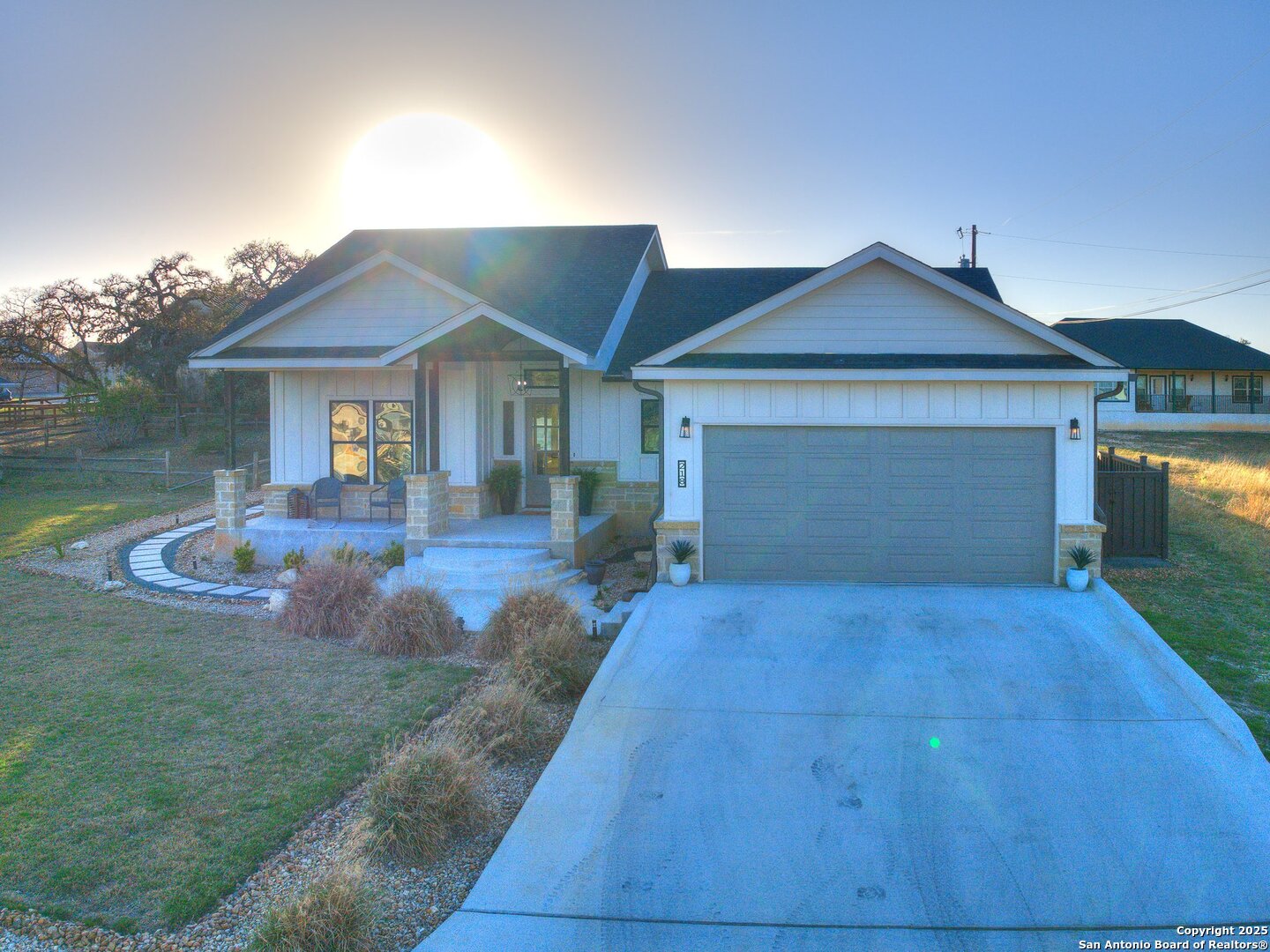 218 Edgewood Circle Bandera, TX 78003 - Photo 3 of 43