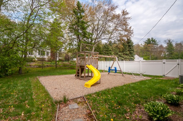 12 Pine Ridge Road North Reading, MA 01864 - Photo 5 of 29 Gallery Image 5