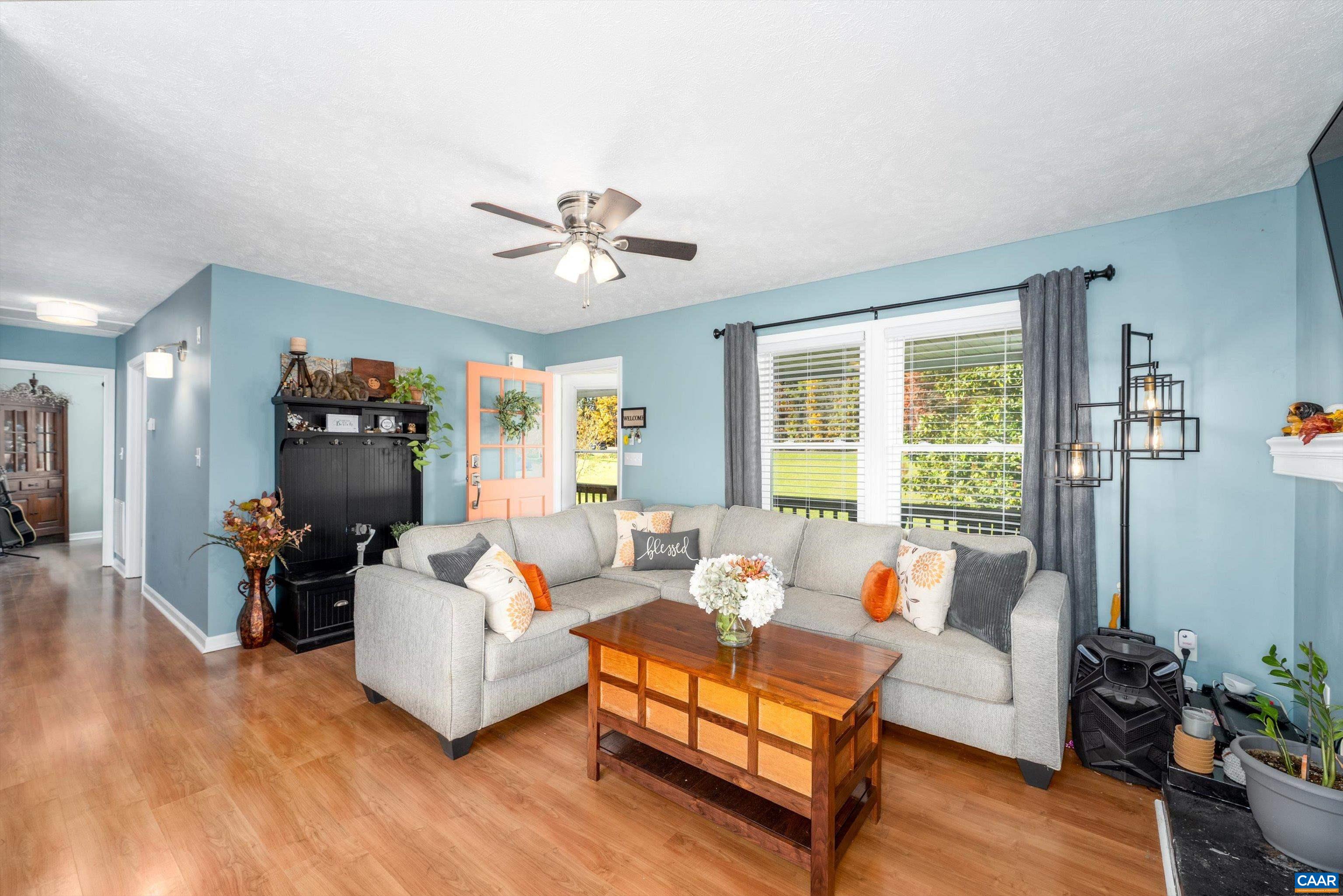 568 Branch Road Scottsville, VA 24590 - Photo 4 of 39