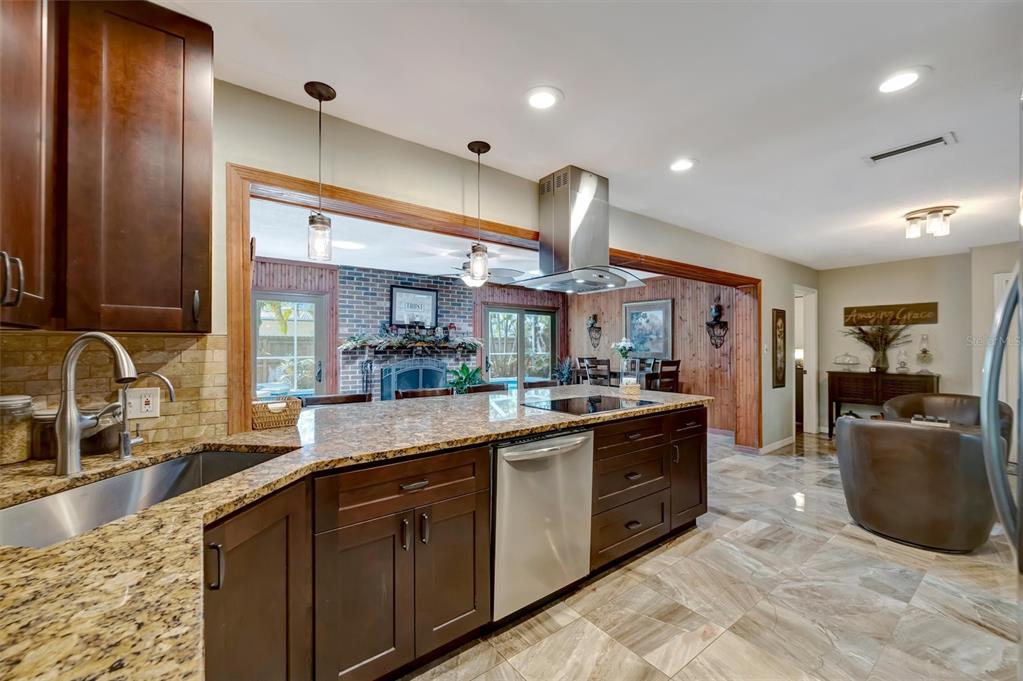 9782 55th Avenue North St. Petersburg, FL 33708 - Photo 15 of 56