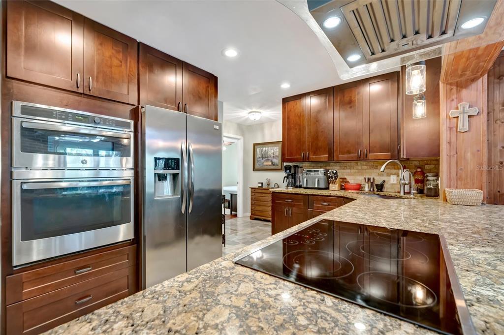 9782 55th Avenue North St. Petersburg, FL 33708 - Photo 23 of 56