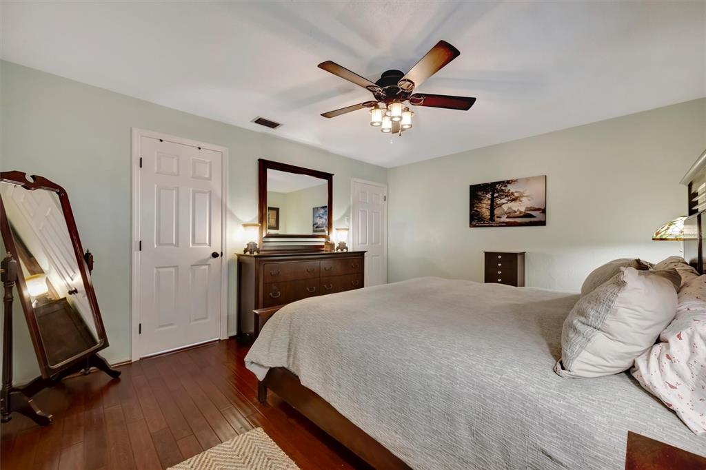 9782 55th Avenue North St. Petersburg, FL 33708 - Photo 39 of 56