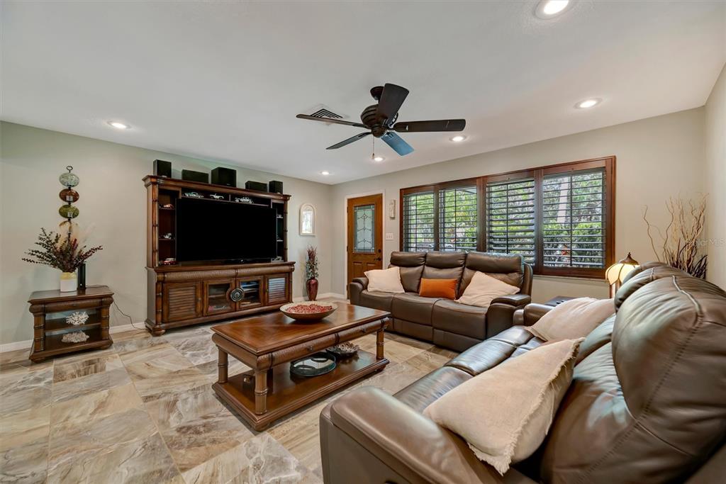 9782 55th Avenue North St. Petersburg, FL 33708 - Photo 4 of 56