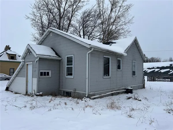 $55,000 | 118 1st Street South, Mentor, MN 56736