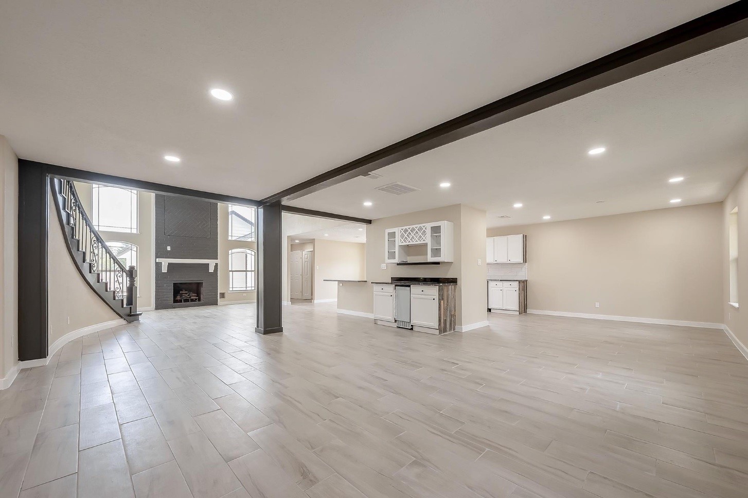1011 Klamath Lane Houston, TX 77090 - Photo 4 of 15