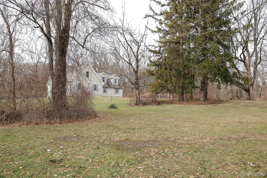 2755 Curtis Road Leonard, MI 48367 - Photo 10 of 61