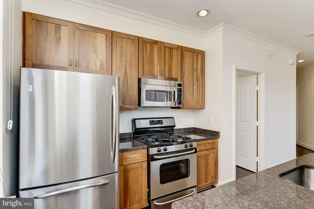 $3,650 | 1205 North Garfield Street, Unit PH7, Arlington, VA 22201