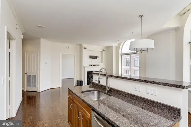 $3,650 | 1205 North Garfield Street, Unit PH7, Arlington, VA 22201