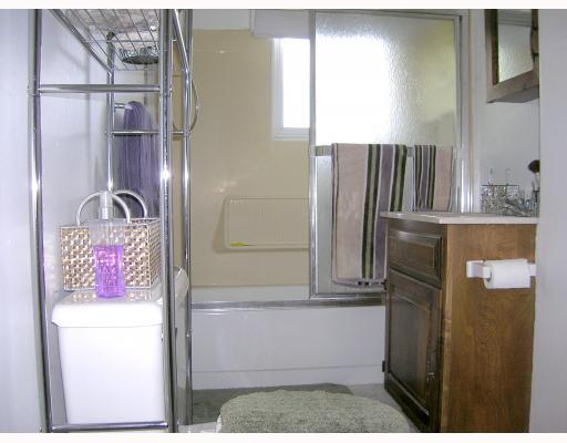 2294 Freeport Road Pittsburgh, PA 15238 - Photo 8 of 17 Master Bath/Spa.
