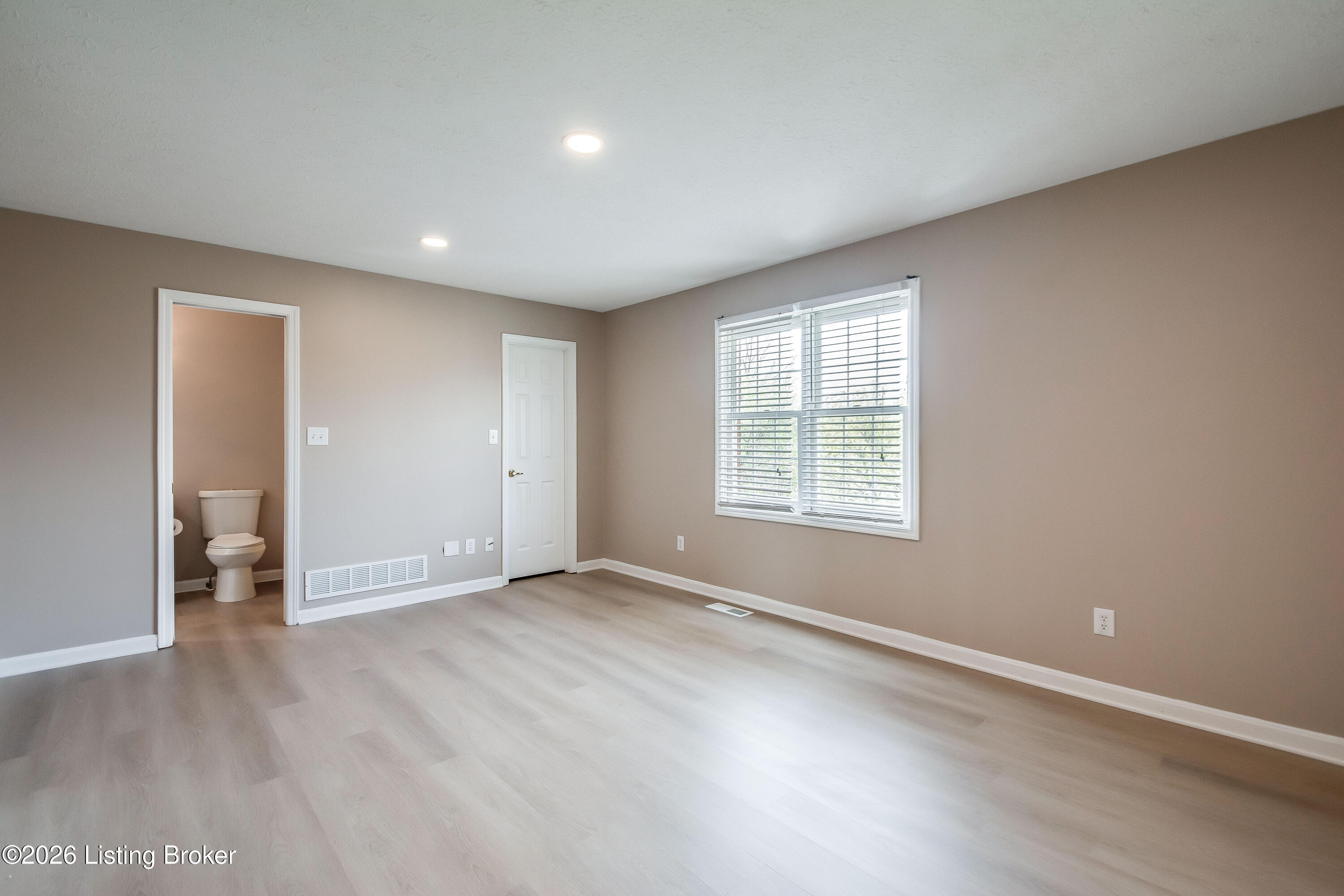 6710 Grandfield Road Louisville, KY 40258 - Photo 19 of 50 6710_Grandfield_Rd_40258_565