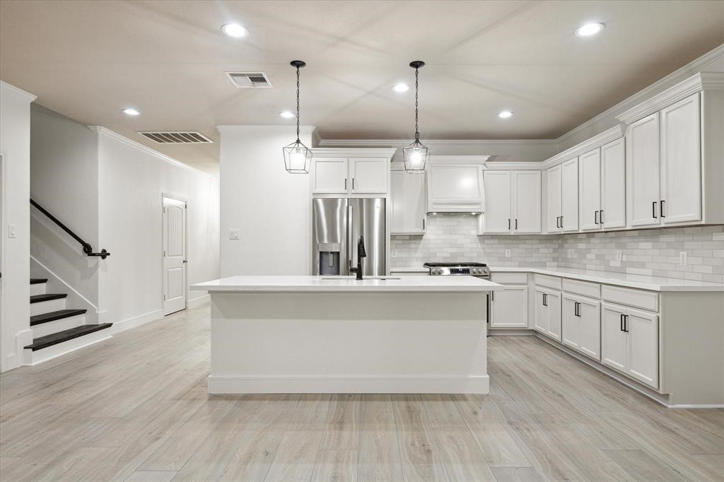 2732 Rogliano Lane League City, TX 77573 - Photo 4 of 30 Kitchen