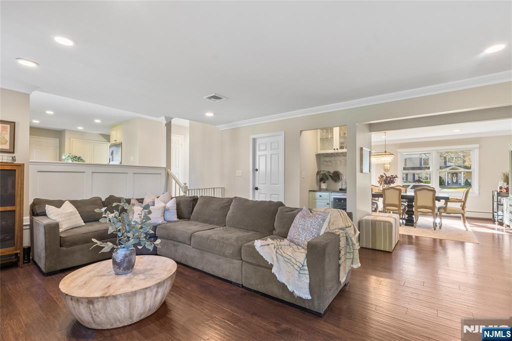 20 Dwight Street Wayne, NJ 07470 - Photo 18 of 49