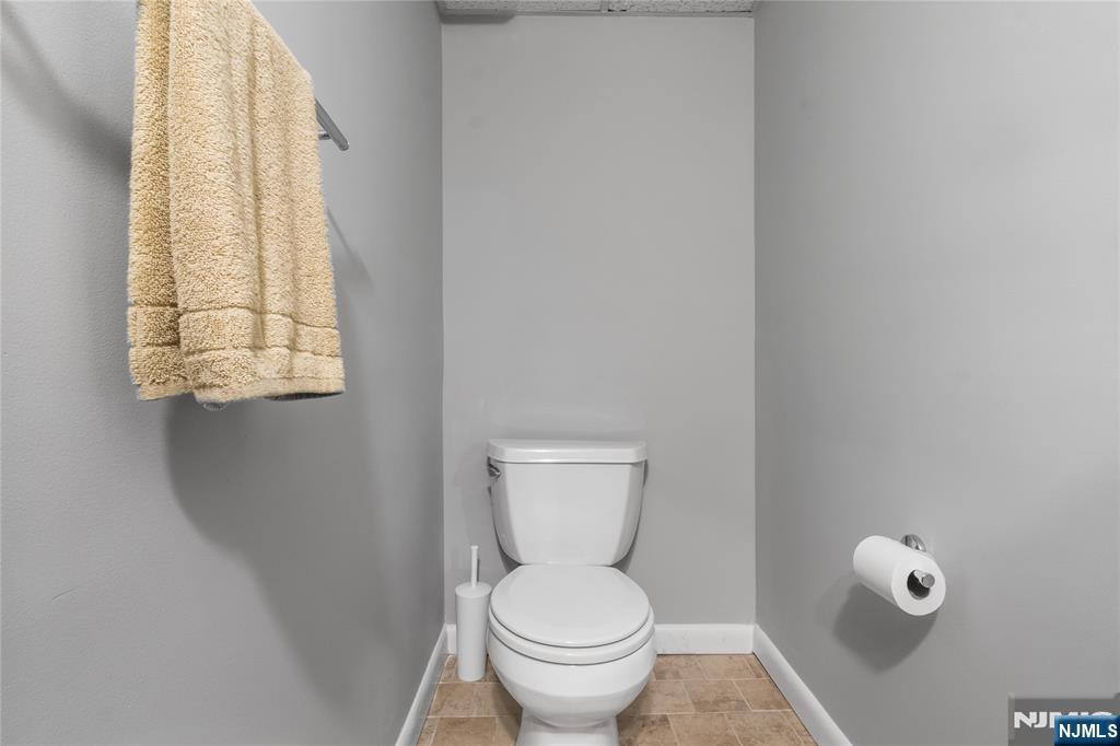 20 Dwight Street Wayne, NJ 07470 - Photo 38 of 49