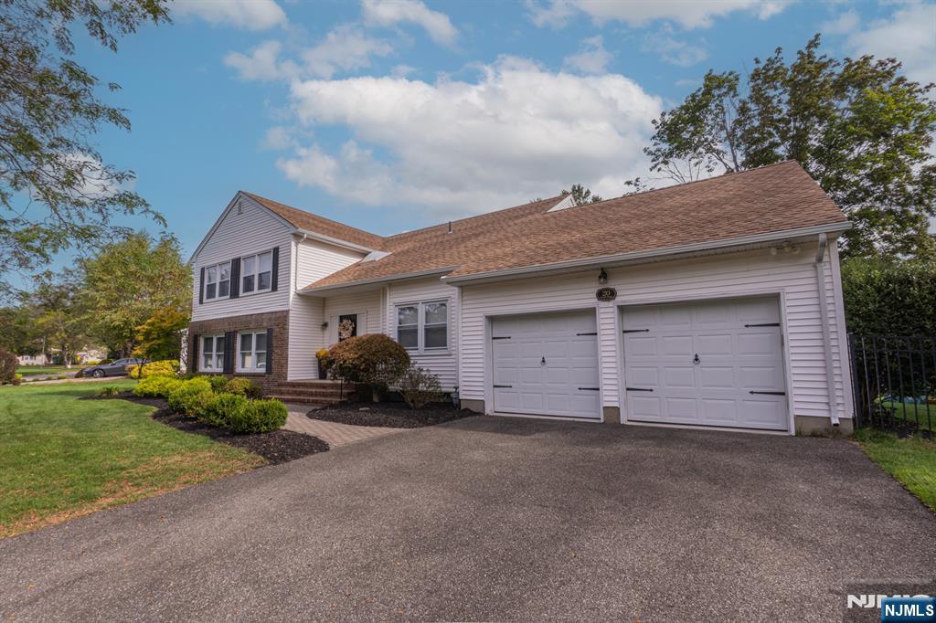 20 Dwight Street Wayne, NJ 07470 - Photo 6 of 49