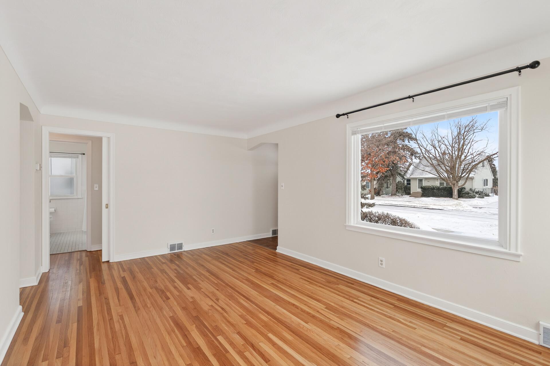 2186 4th Street East St. Paul, MN 55119 - Photo 4 of 23