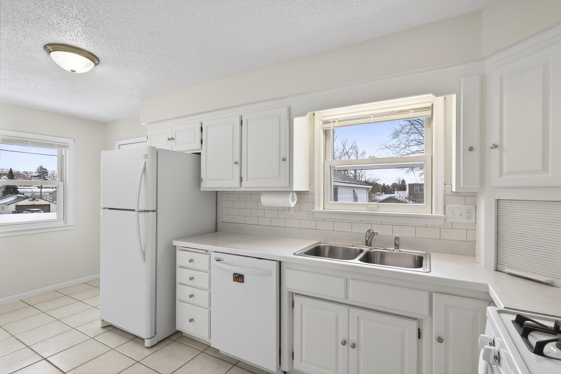 2186 4th Street East St. Paul, MN 55119 - Photo 6 of 23