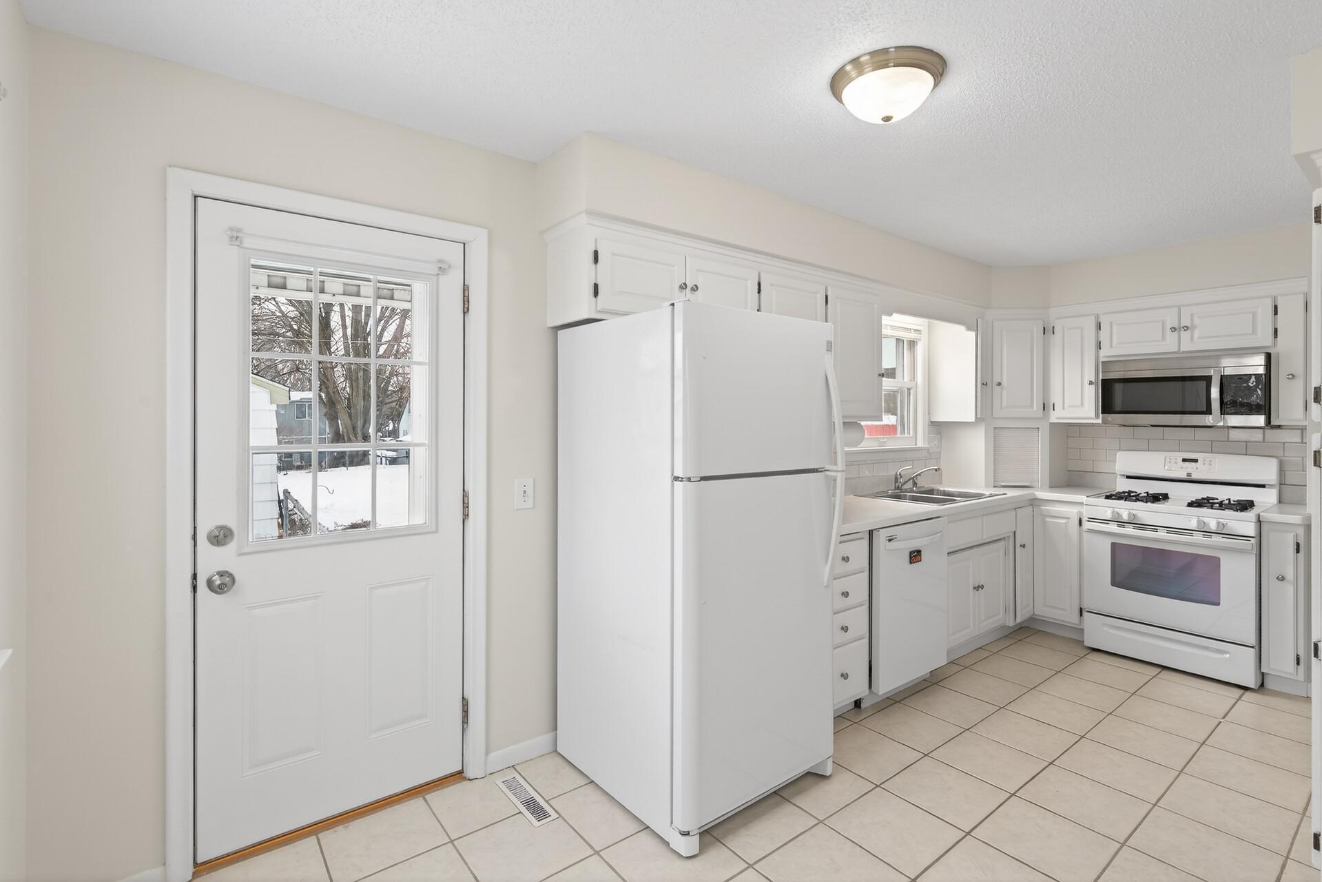 2186 4th Street East St. Paul, MN 55119 - Photo 8 of 23