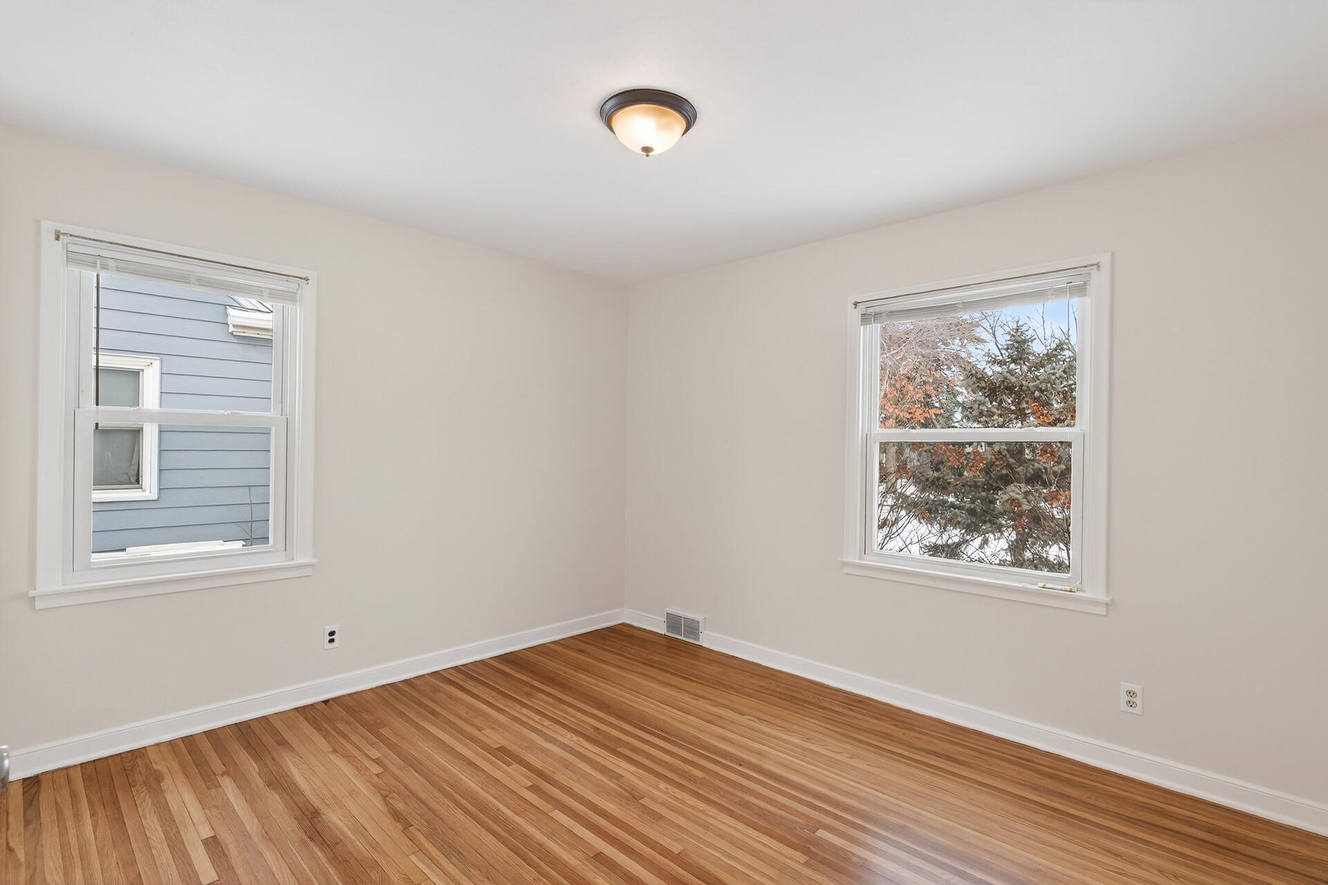 2186 4th Street East St. Paul, MN 55119 - Photo 9 of 23