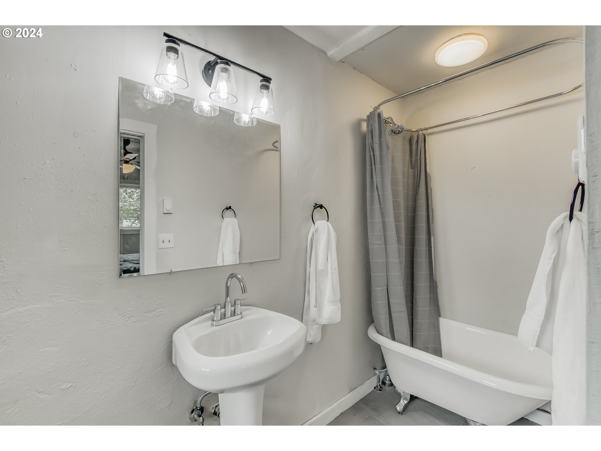 11110 Southwest 64th Avenue Portland, OR 97219 - Photo 14 of 26