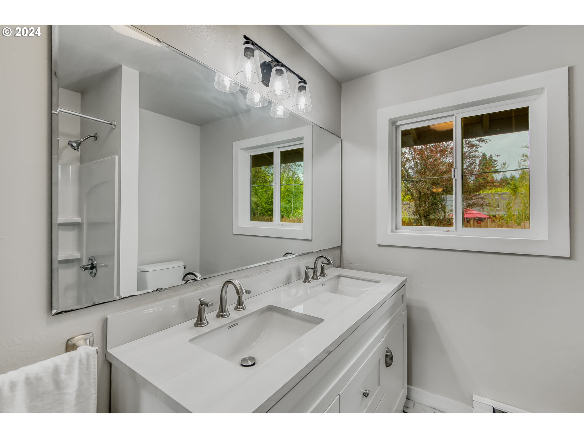 11110 Southwest 64th Avenue Portland, OR 97219 - Photo 16 of 26