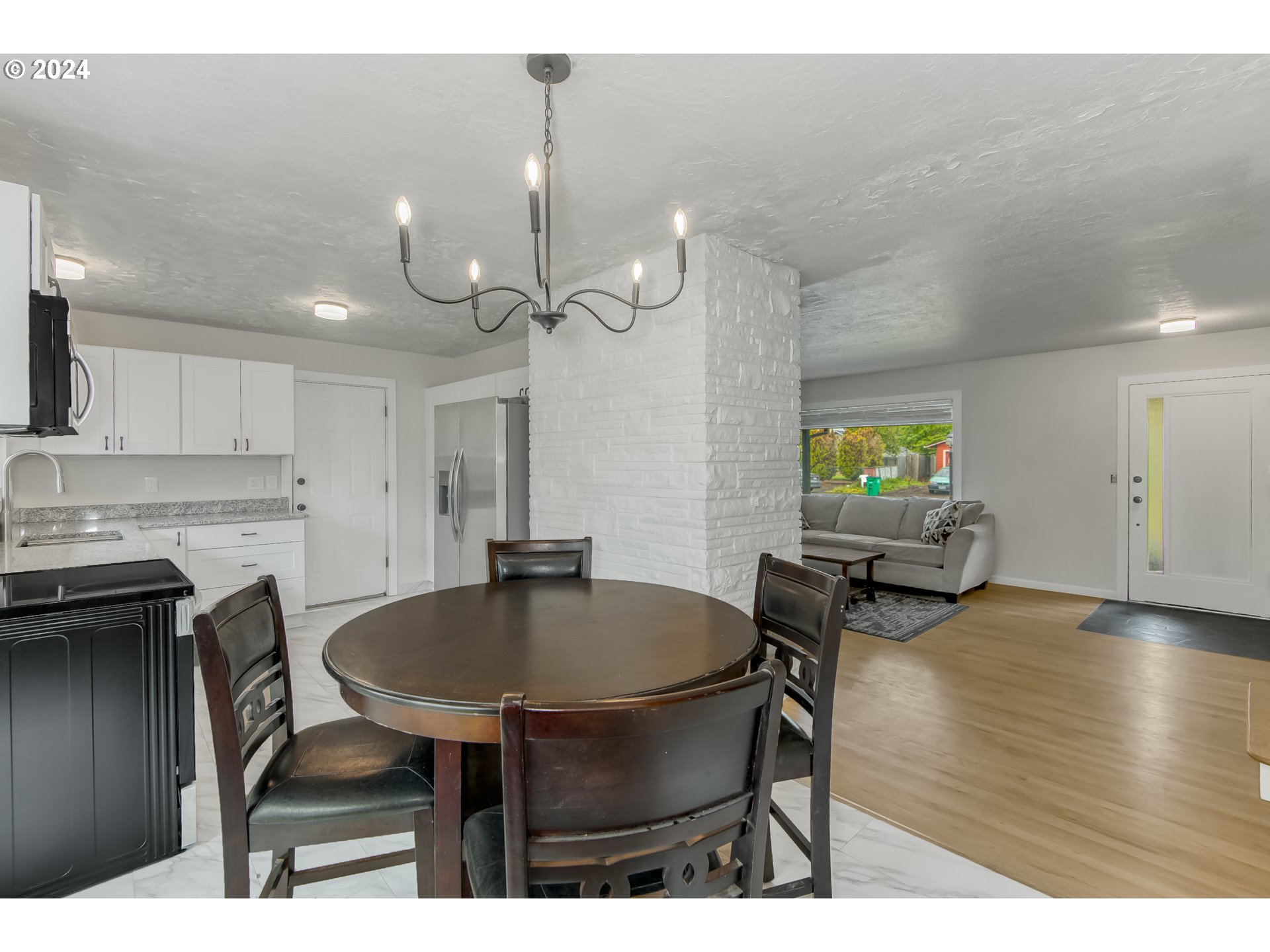 11110 Southwest 64th Avenue Portland, OR 97219 - Photo 8 of 26