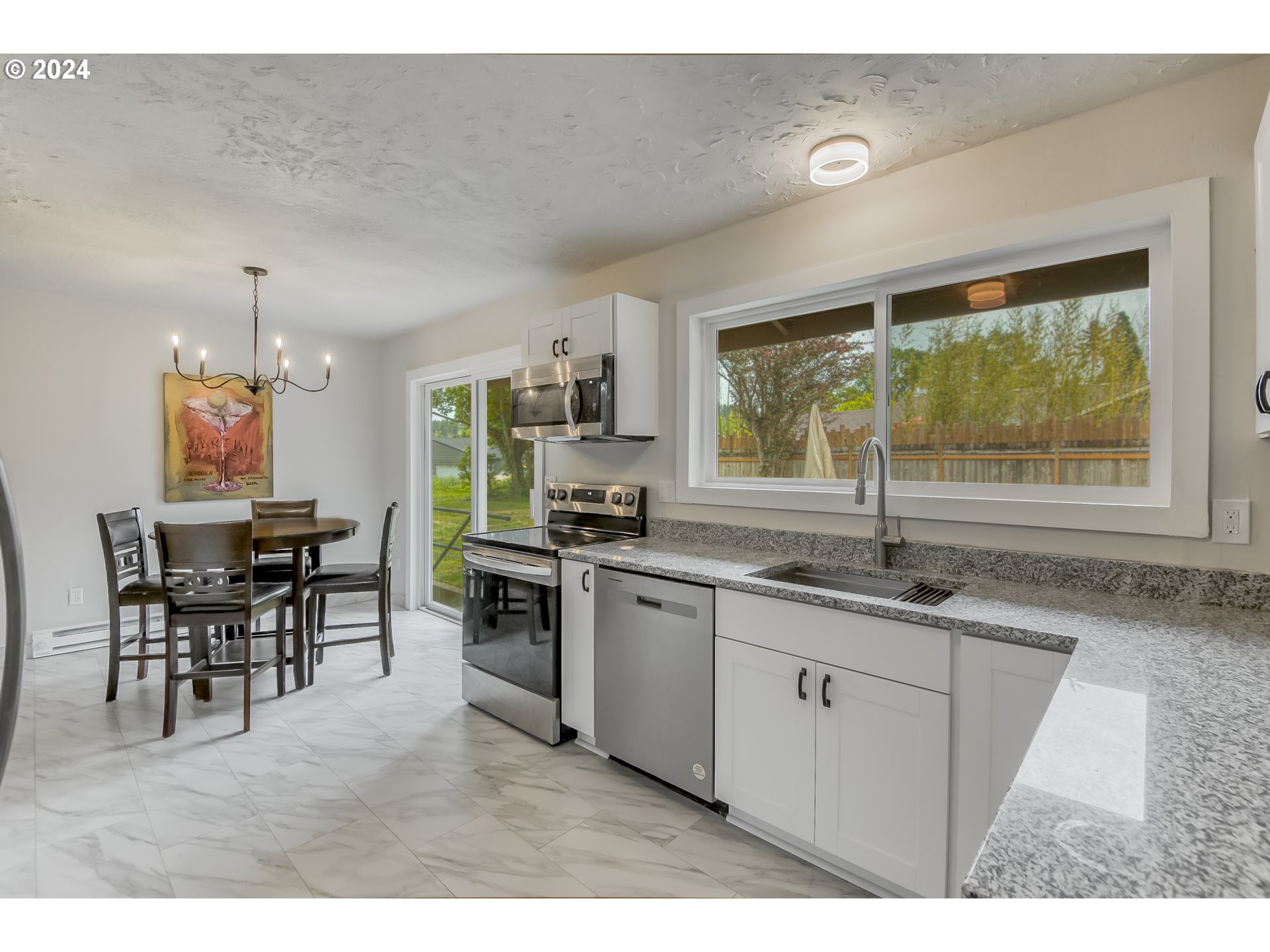 11110 Southwest 64th Avenue Portland, OR 97219 - Photo 10 of 26