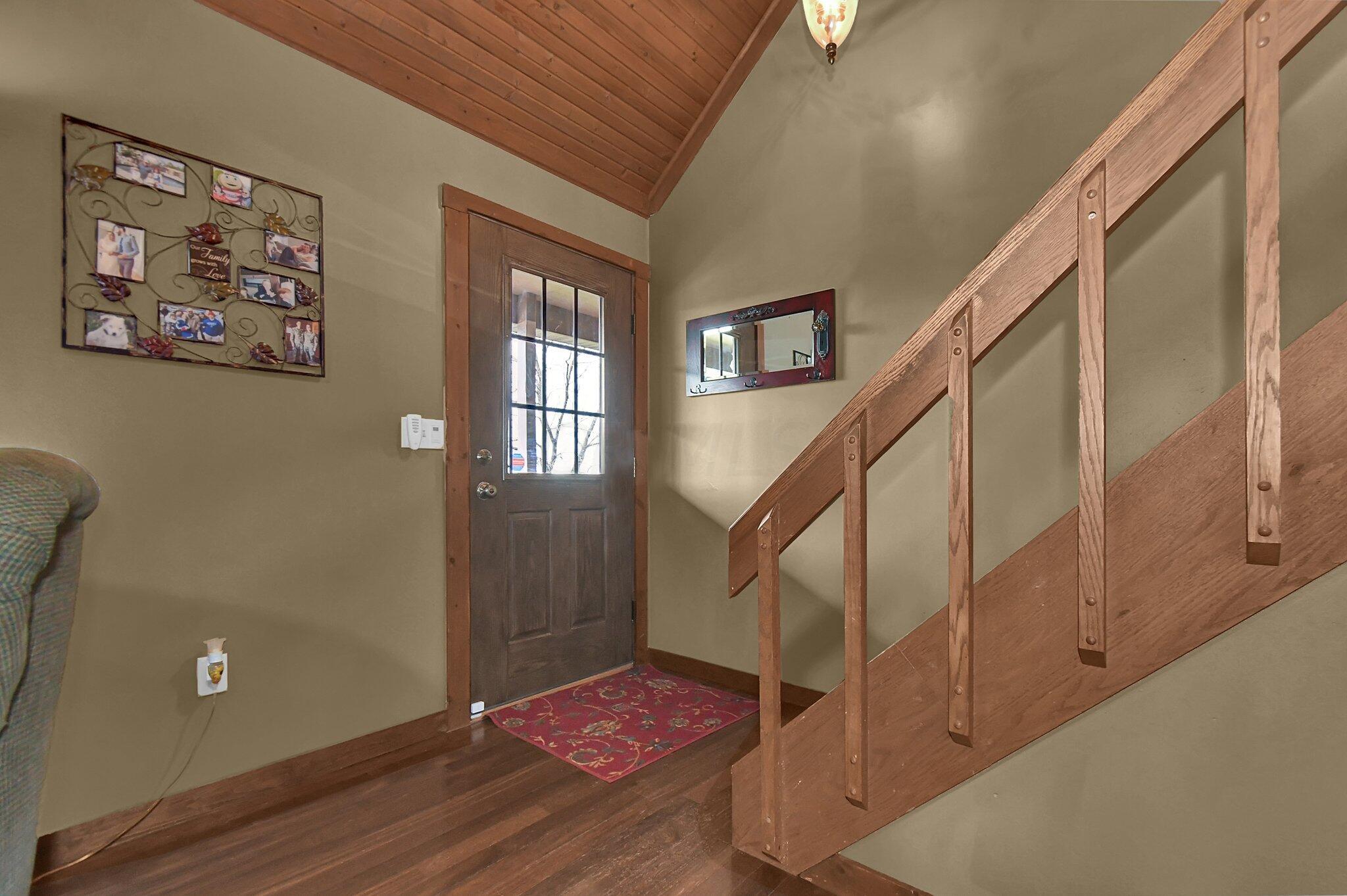1584 Debolt Road Utica, OH 43080 - Photo 4 of 42 Foyer