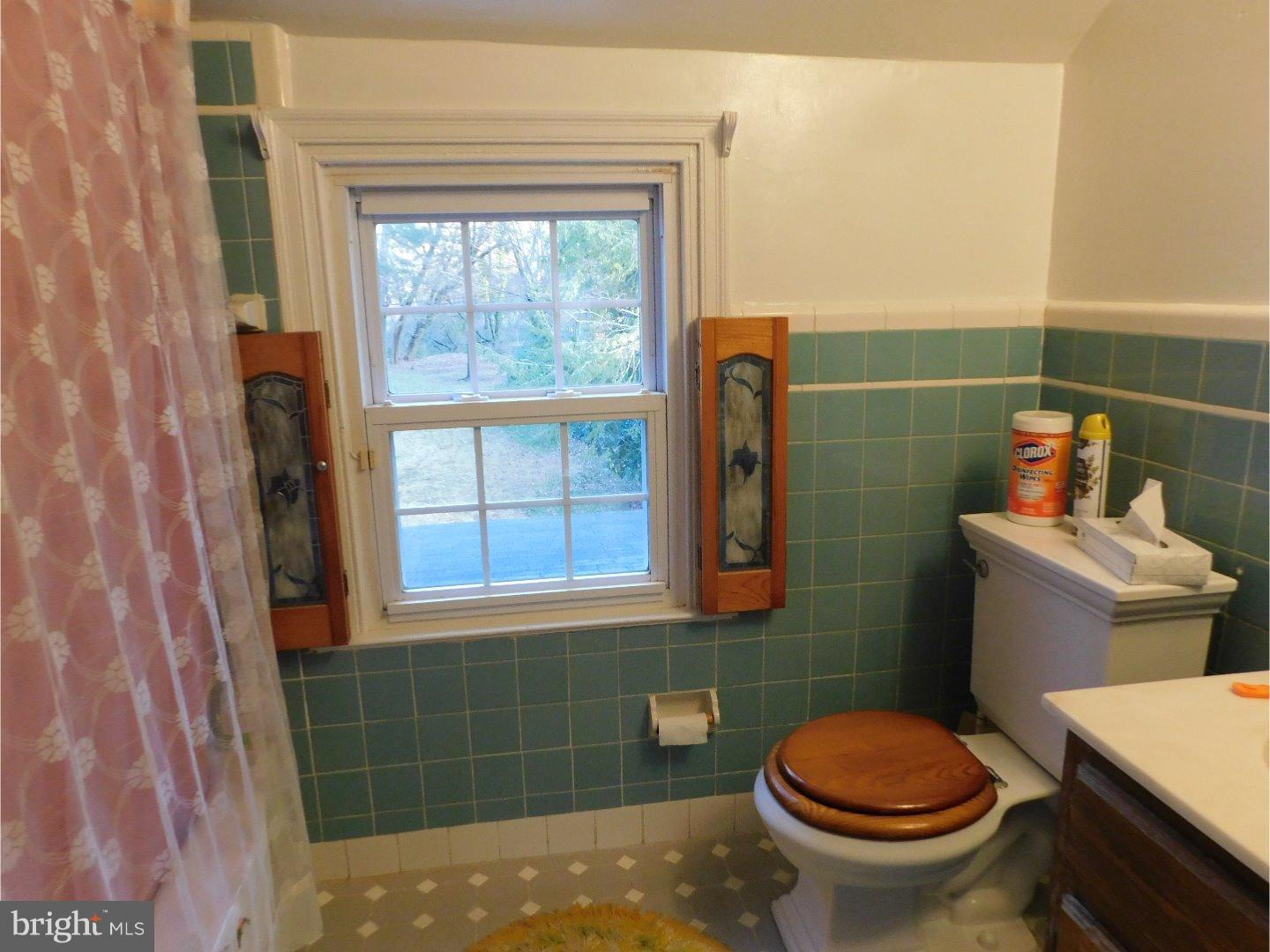 1219 St Clair Road Oreland, PA 19075 - Photo 16 of 25 Bathroom