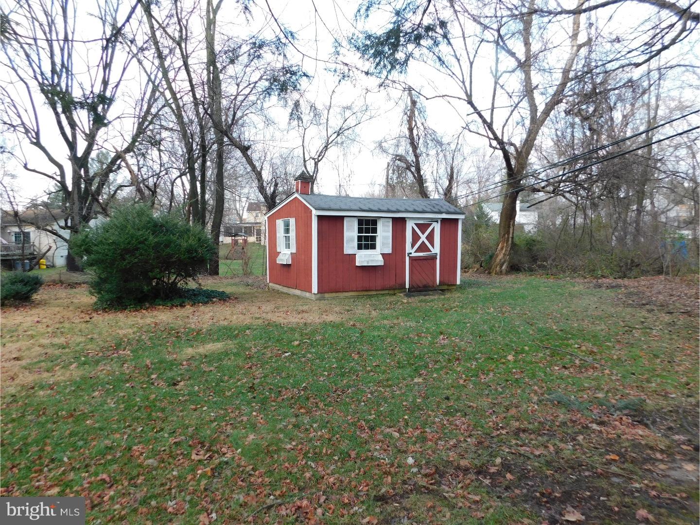 1219 St Clair Road Oreland, PA 19075 - Photo 4 of 25 Exterior Back