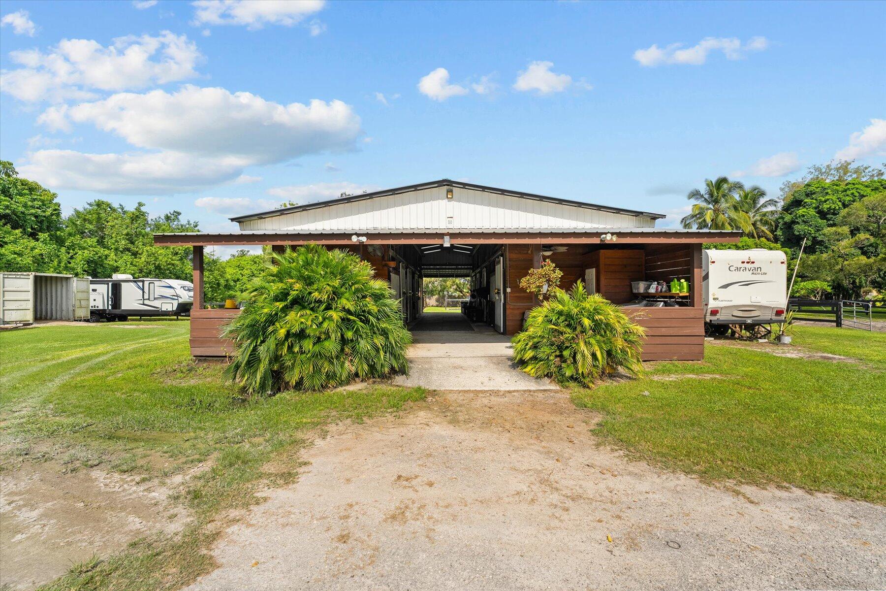 14536 N Road Loxahatchee Groves, FL 33470 - Photo 5 of 19 19-DSC07571