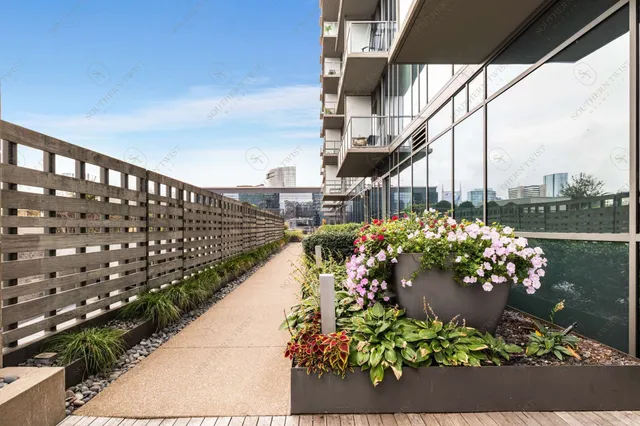 $572,000 | 1212 Laurel Street, Unit 2009 SE, Nashville, TN 37203