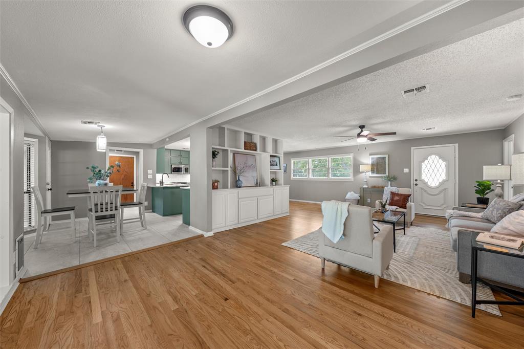 3924 North 30th Street Waco, TX 76708 - Photo 9 of 33 Entertainers will love the flow of this oversized open living area.
