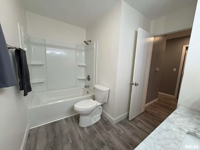 $285,000 | 2111 Curved Creek Court, Quincy, IL 62301